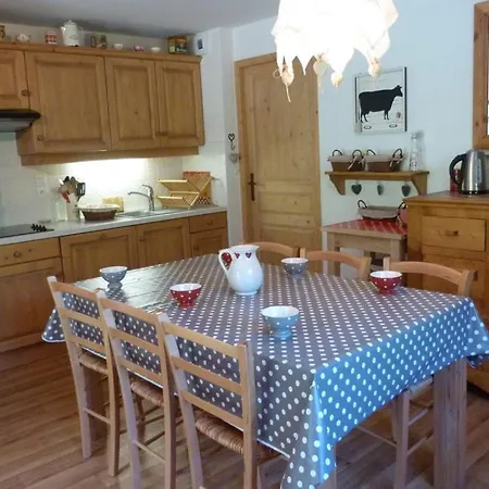 Apartamento Cosy, 6 Personnes, 2 - Isaline04 *
